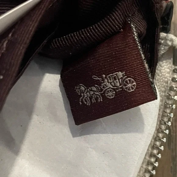 Coach White and Red Floral Corner Zip Wristlet NWT - Picture 5 of 5